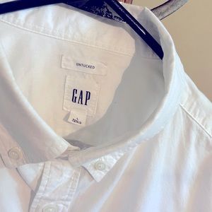 Men’s Gap White Untucked Shirt